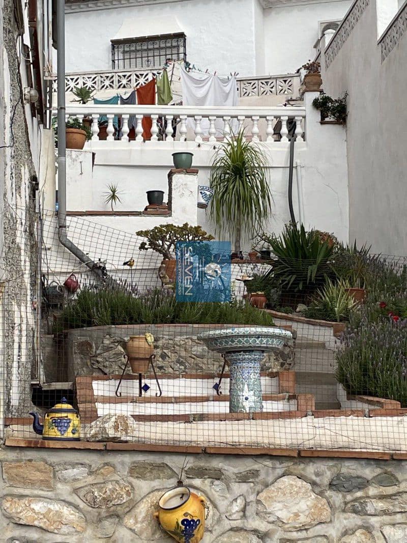 7 makuuhuone Huvila myytävänä paikassa Cotobro mukana 
autotalli - 590 000 € (Ref: 9480987)