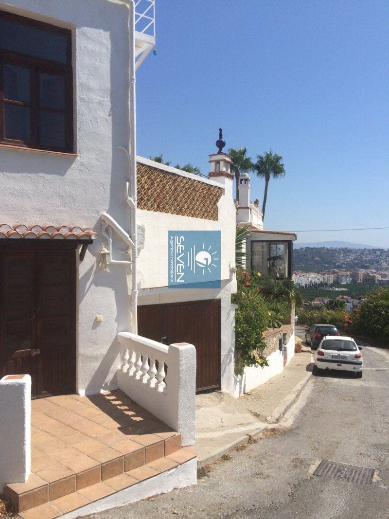 7 makuuhuone Huvila myytävänä paikassa Cotobro mukana 
autotalli - 590 000 € (Ref: 9480987)