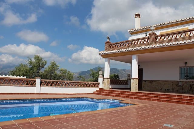 Chalet de 4 habitaciones en Itrabo en venta - 375.000 € (Ref: 9491276)