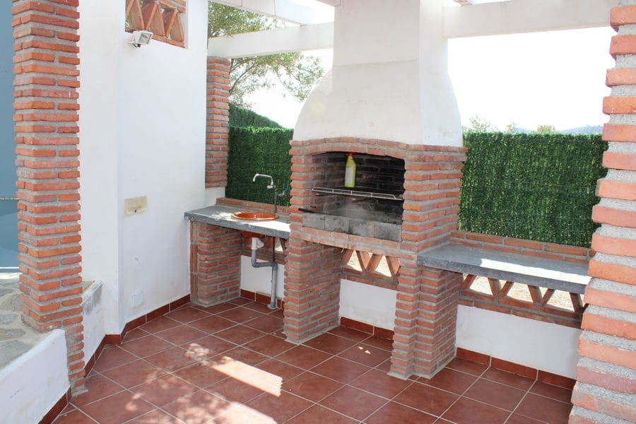 Chalet de 4 habitaciones en Itrabo en venta - 375.000 € (Ref: 9491276)