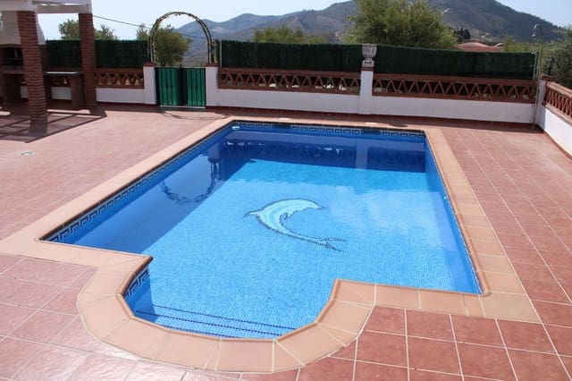 Chalet de 4 habitaciones en Itrabo en venta - 375.000 € (Ref: 9491276)