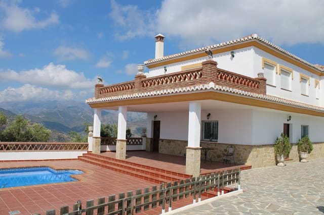 Chalet de 4 habitaciones en Itrabo en venta - 375.000 € (Ref: 9491276)