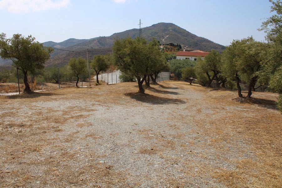 Chalet de 4 habitaciones en Itrabo en venta - 375.000 € (Ref: 9491276)