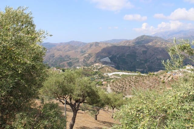 Chalet de 4 habitaciones en Itrabo en venta - 375.000 € (Ref: 9491276)