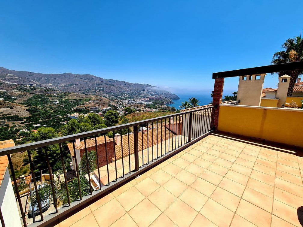 3 bedroom Townhouse for holiday rental in Almunecar - € 1,500 (Ref: 9496983)