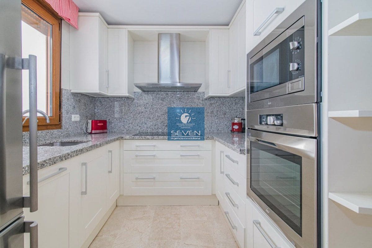 Casa de 3 habitaciones en Almuñécar en venta - 355.000 € (Ref: 9498905)