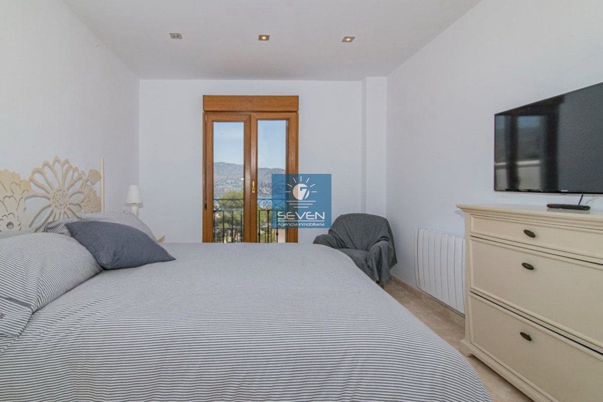 Casa de 3 habitaciones en Almuñécar en venta - 355.000 € (Ref: 9498905)