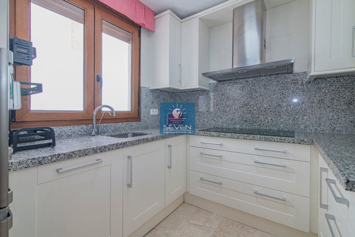 Casa de 3 habitaciones en Almuñécar en venta - 355.000 € (Ref: 9498905)