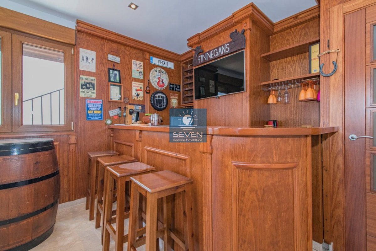 Casa de 3 habitaciones en Almuñécar en venta - 355.000 € (Ref: 9498905)