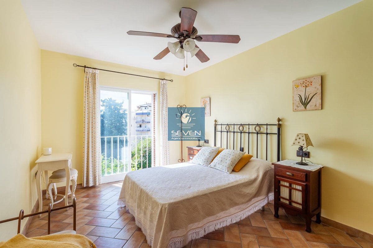 5 soveværelse Villa til salg i Velilla med garage - € 950.000 (Ref: 9627313)