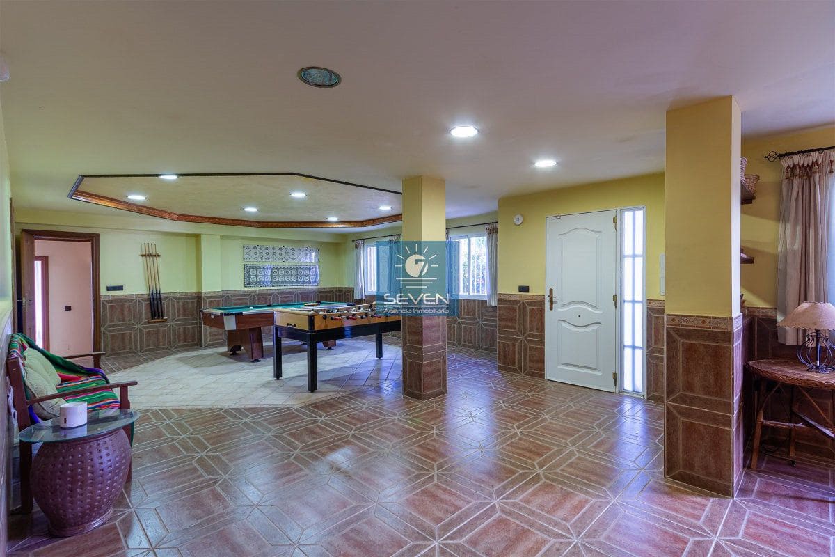 5 soveværelse Villa til salg i Velilla med garage - € 950.000 (Ref: 9627313)