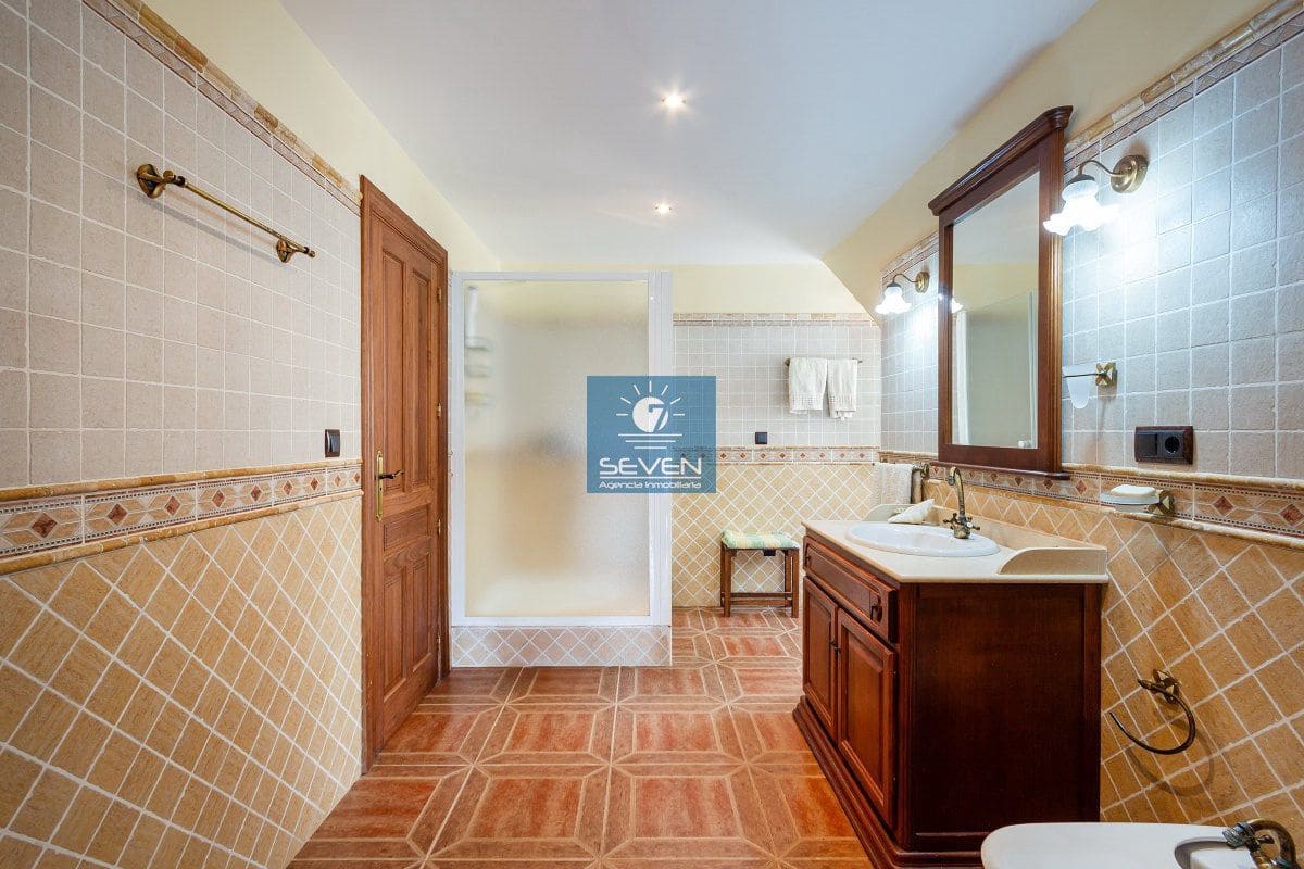 5 soveværelse Villa til salg i Velilla med garage - € 950.000 (Ref: 9627313)