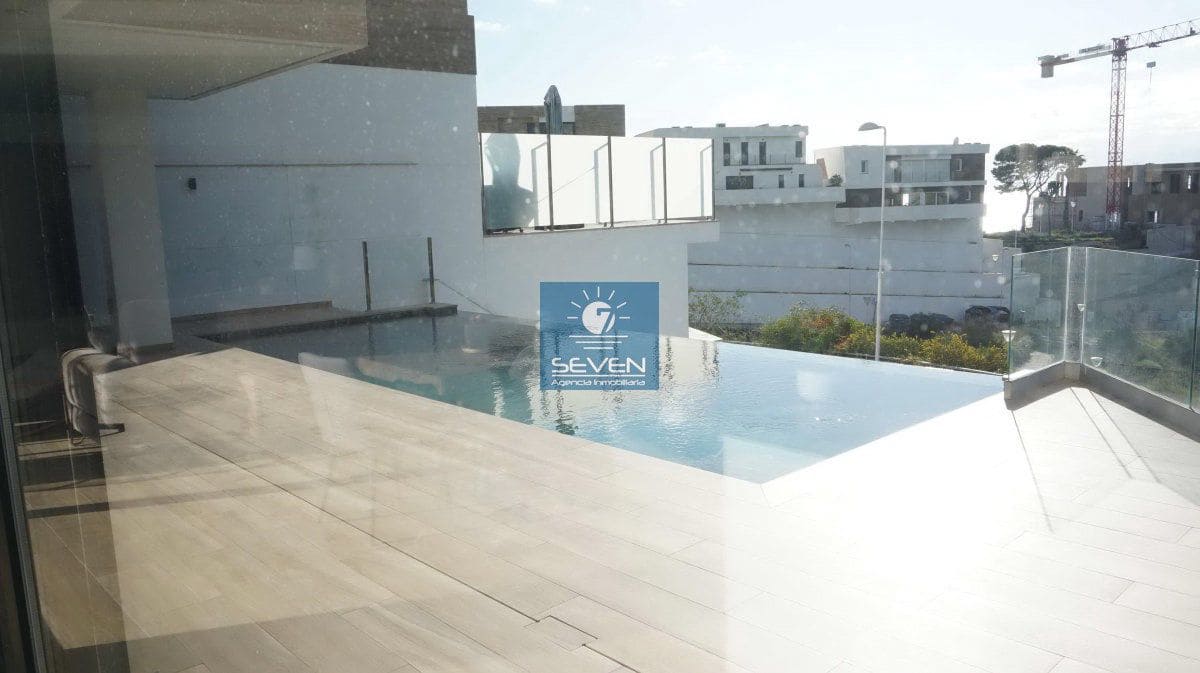 3 bedroom Villa for sale in La Herradura - € 1,099,000 (Ref: 9694876)