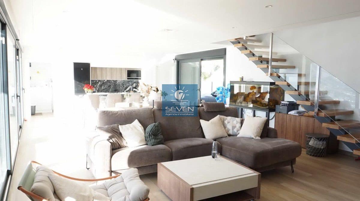 3 bedroom Villa for sale in La Herradura - € 1,099,000 (Ref: 9694876)