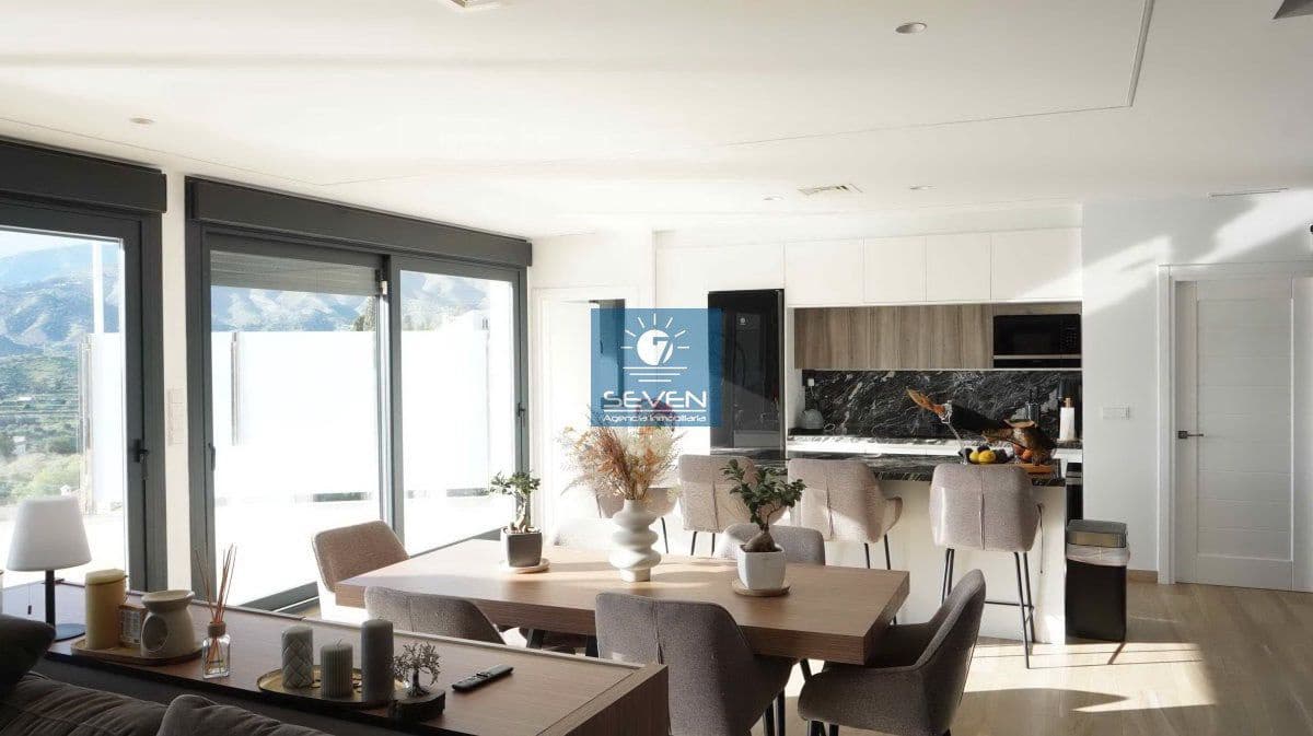 3 bedroom Villa for sale in La Herradura - € 1,099,000 (Ref: 9694876)