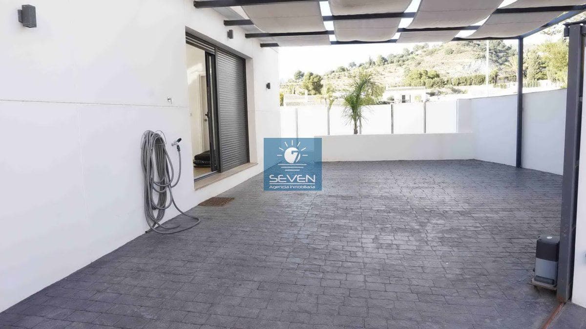 3 bedroom Villa for sale in La Herradura - € 1,099,000 (Ref: 9694876)