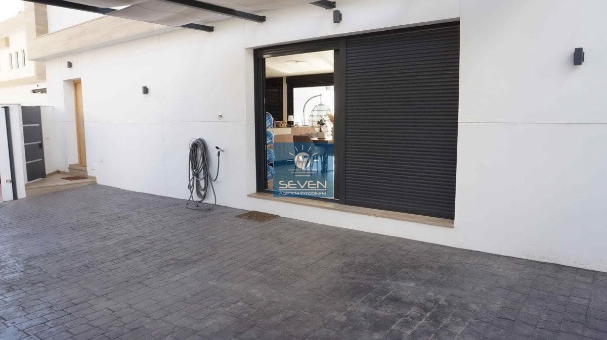 3 bedroom Villa for sale in La Herradura - € 1,099,000 (Ref: 9694876)