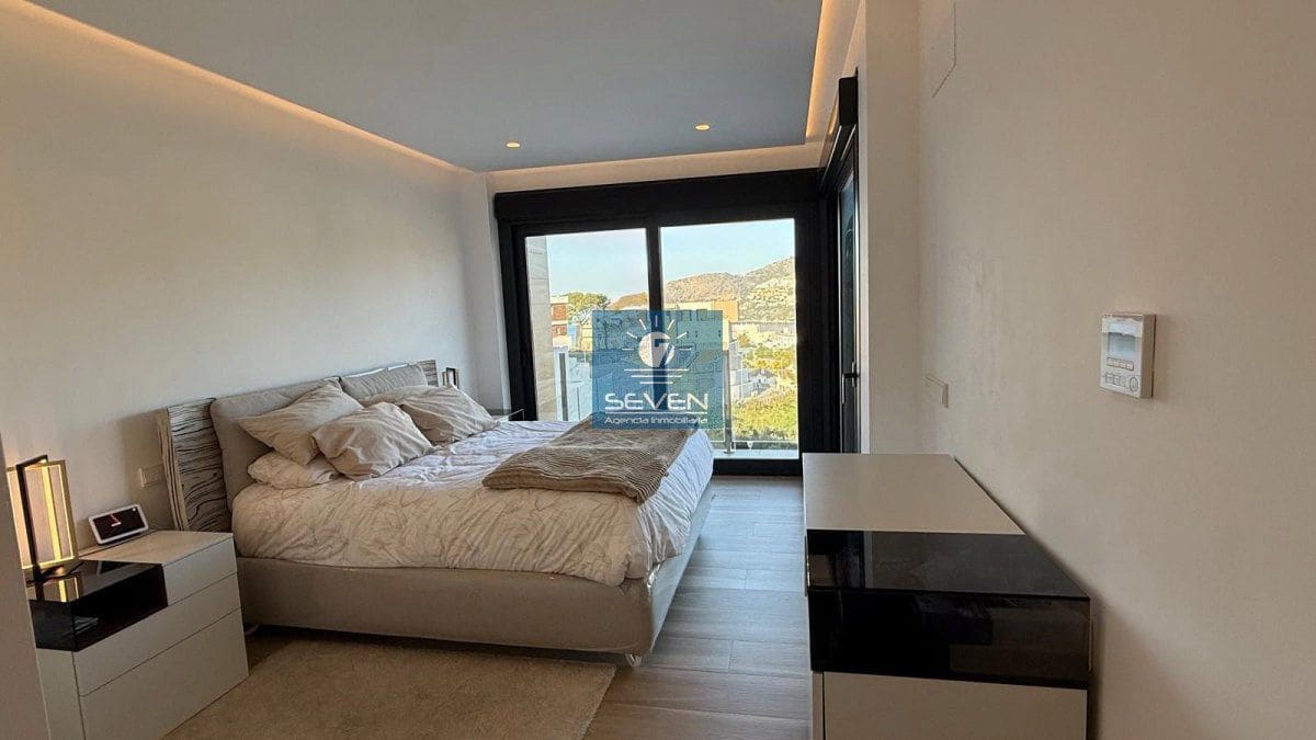 3 bedroom Villa for sale in La Herradura - € 1,099,000 (Ref: 9694876)