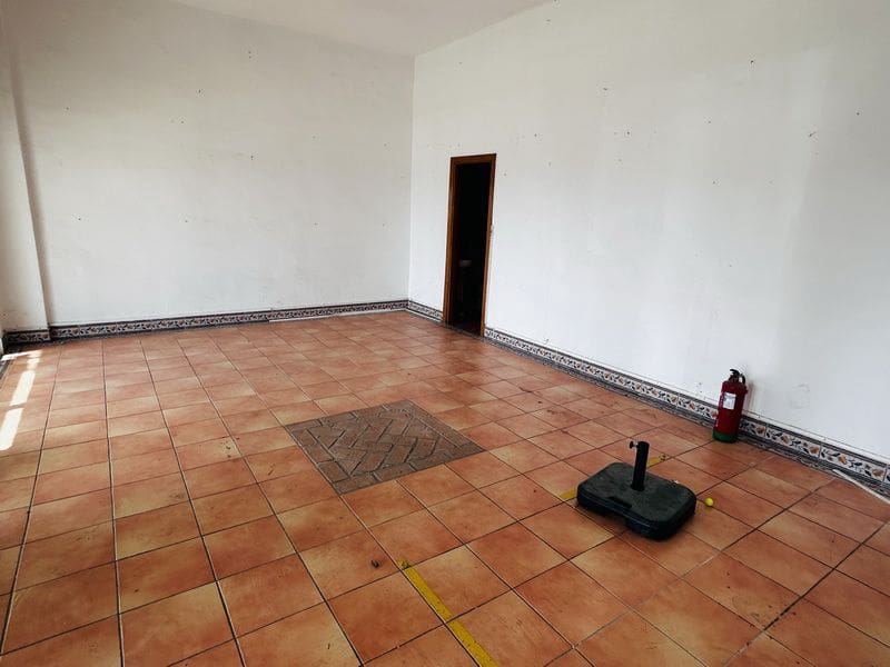 Commercial for rent in Almunecar - € 1,000 (Ref: 9714596)