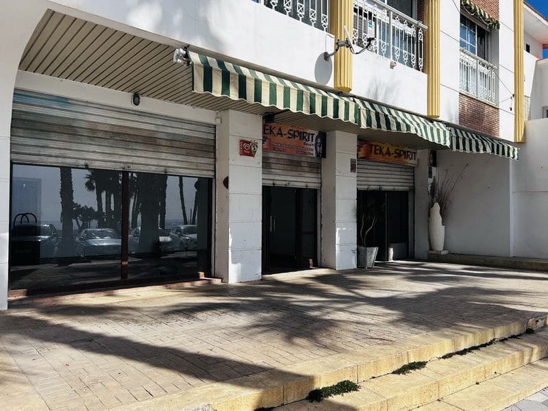 Commercial for rent in Almunecar - € 1,000 (Ref: 9714596)