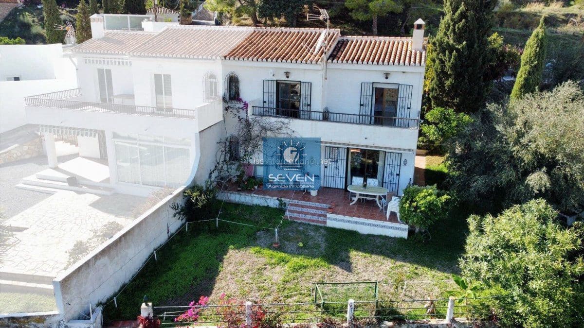 3 sypialnia Dom blizniak na sprzedaż w La Herradura z garażem - 650 000 € (Ref: 9755502)