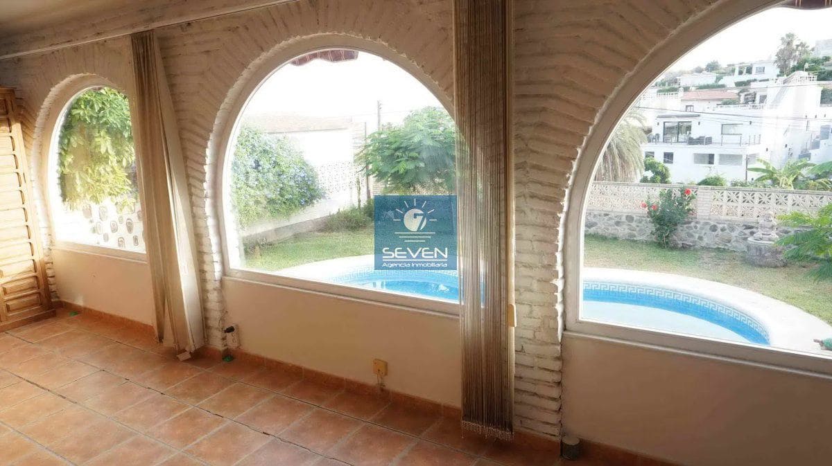 3 slaapkamer Villa te koop in Almunecar met garage - € 550.000 (Ref: 9761747)