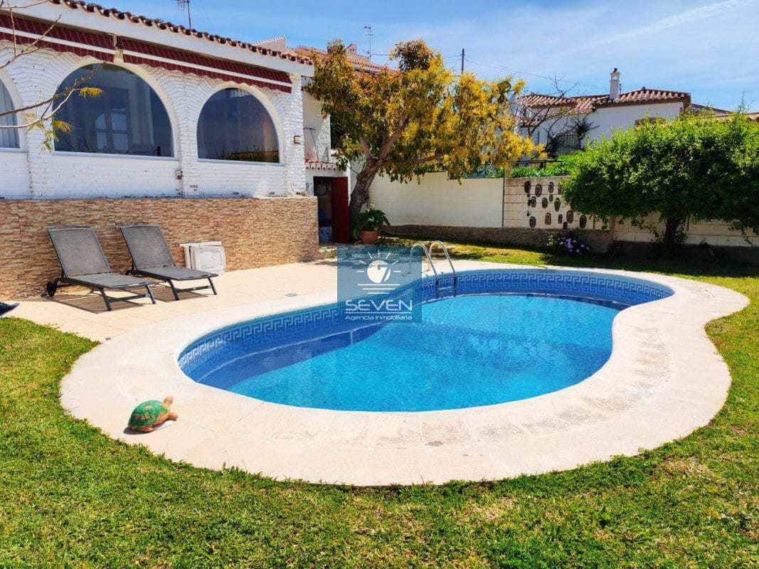 3 slaapkamer Villa te koop in Almunecar met garage - € 550.000 (Ref: 9761747)