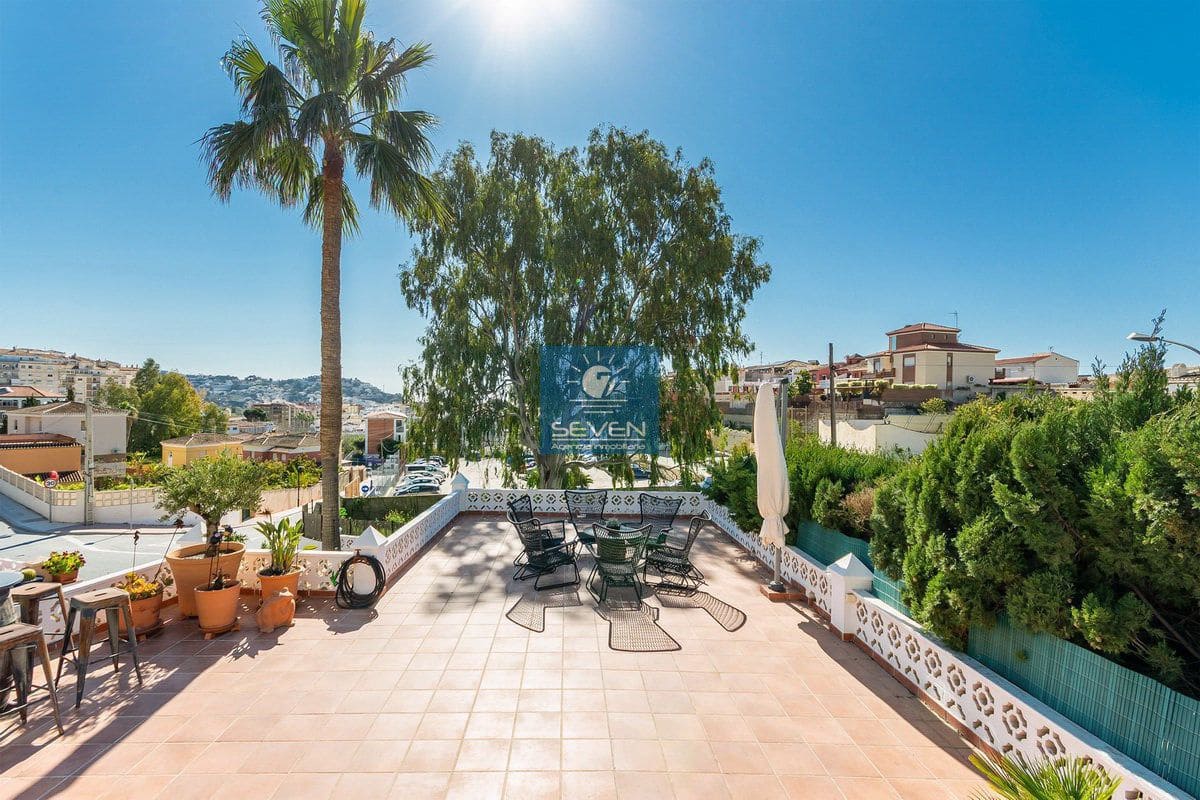 3 soveværelse Villa til leje i Almunecar med garage - € 2.000 (Ref: 9763529)