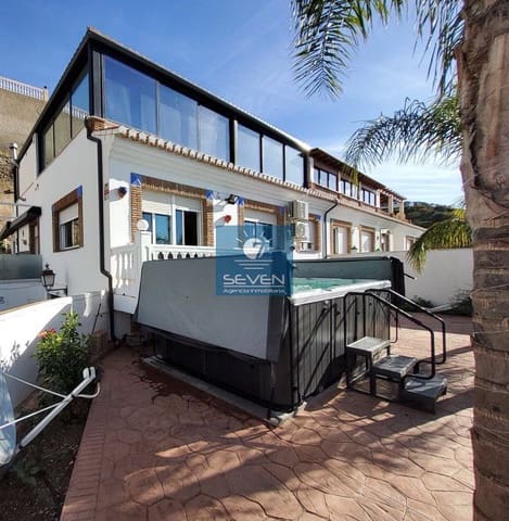 4 soveværelse Byhus til salg i Almuñécar med garage - € 469.000 (Ref: 9794273)