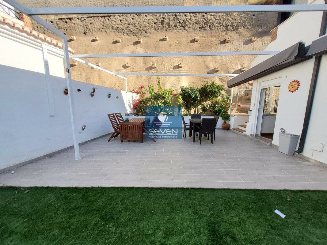 4 soveværelse Byhus til salg i Almunecar med garage - € 469.000 (Ref: 9794273)