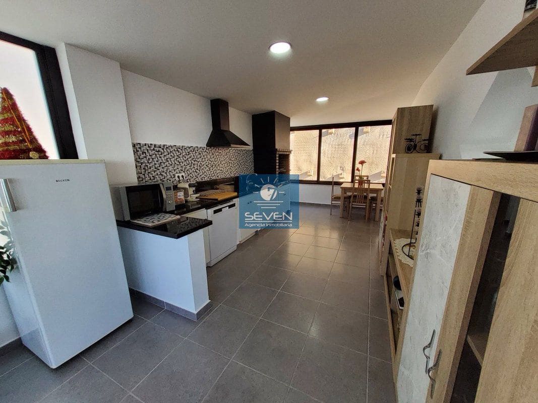 4 soveværelse Byhus til salg i Almunecar med garage - € 469.000 (Ref: 9794273)