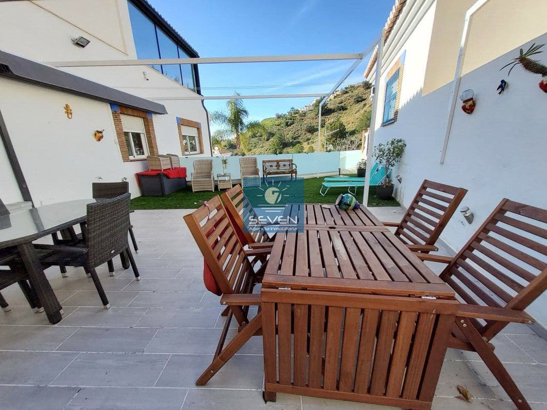 4 soveværelse Byhus til salg i Almunecar med garage - € 469.000 (Ref: 9794273)