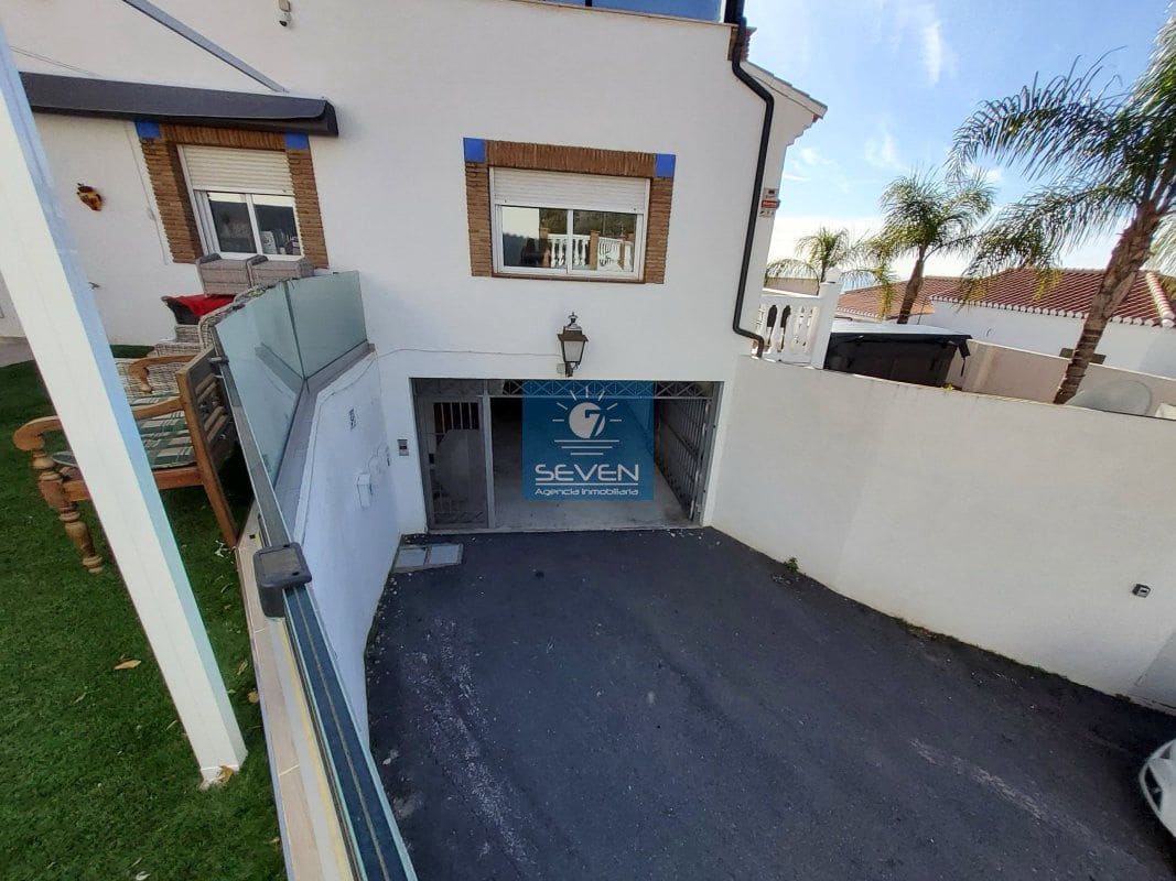 4 soveværelse Byhus til salg i Almunecar med garage - € 469.000 (Ref: 9794273)