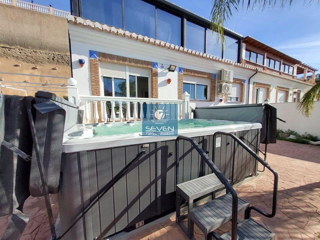 4 soveværelse Byhus til salg i Almunecar med garage - € 469.000 (Ref: 9794273)