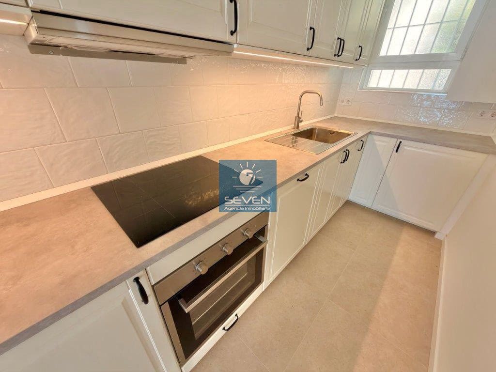 3 bedroom Townhouse for sale in La Herradura - € 370,000 (Ref: 9811410)