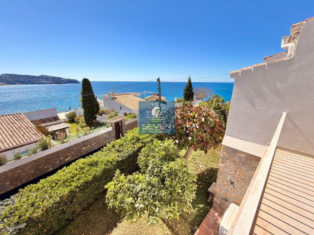 3 bedroom Townhouse for sale in La Herradura - € 370,000 (Ref: 9811410)
