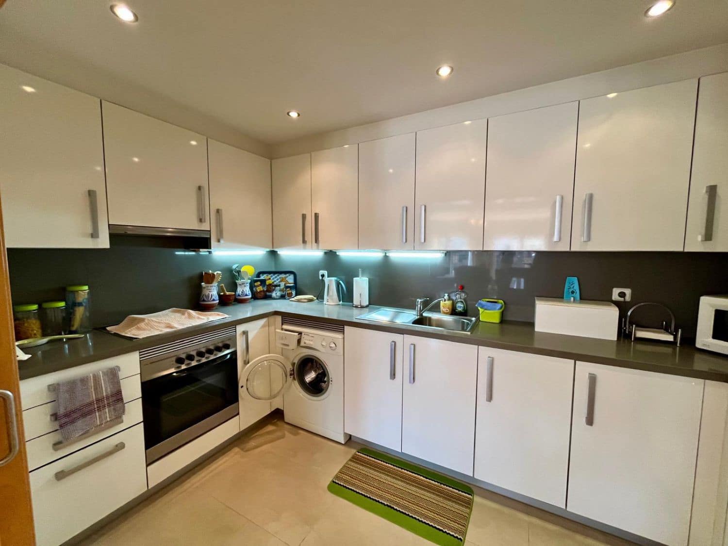 3 bedroom Townhouse for sale in Almunecar with pool - € 280,000 (Ref: 9836192)