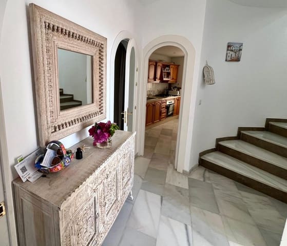 2 soveværelse Villa til salg i Almuñécar med garage - € 630.000 (Ref: 9850980)
