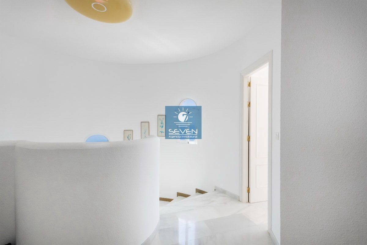 2 bedroom Villa for sale in Almunecar with pool garage - € 598,000 (Ref: 9850980)