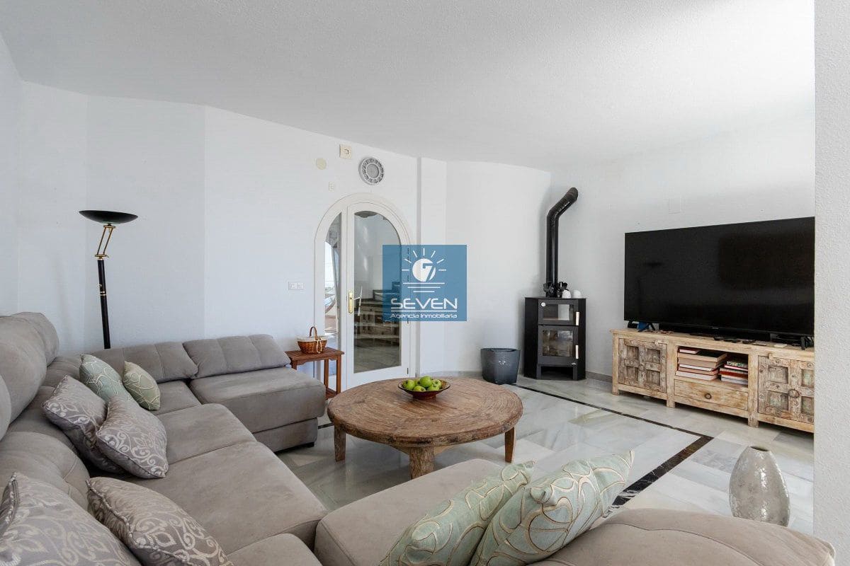 2 bedroom Villa for sale in Almunecar with pool garage - € 598,000 (Ref: 9850980)
