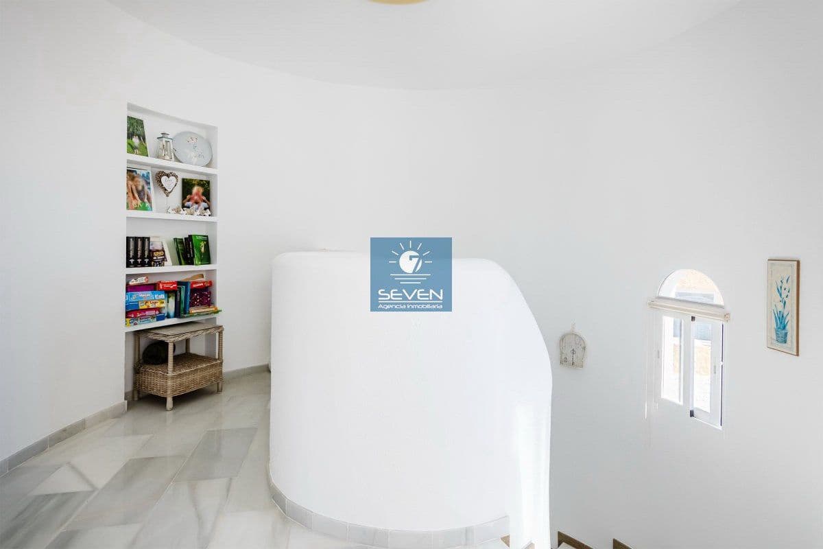 2 bedroom Villa for sale in Almunecar with pool garage - € 598,000 (Ref: 9850980)