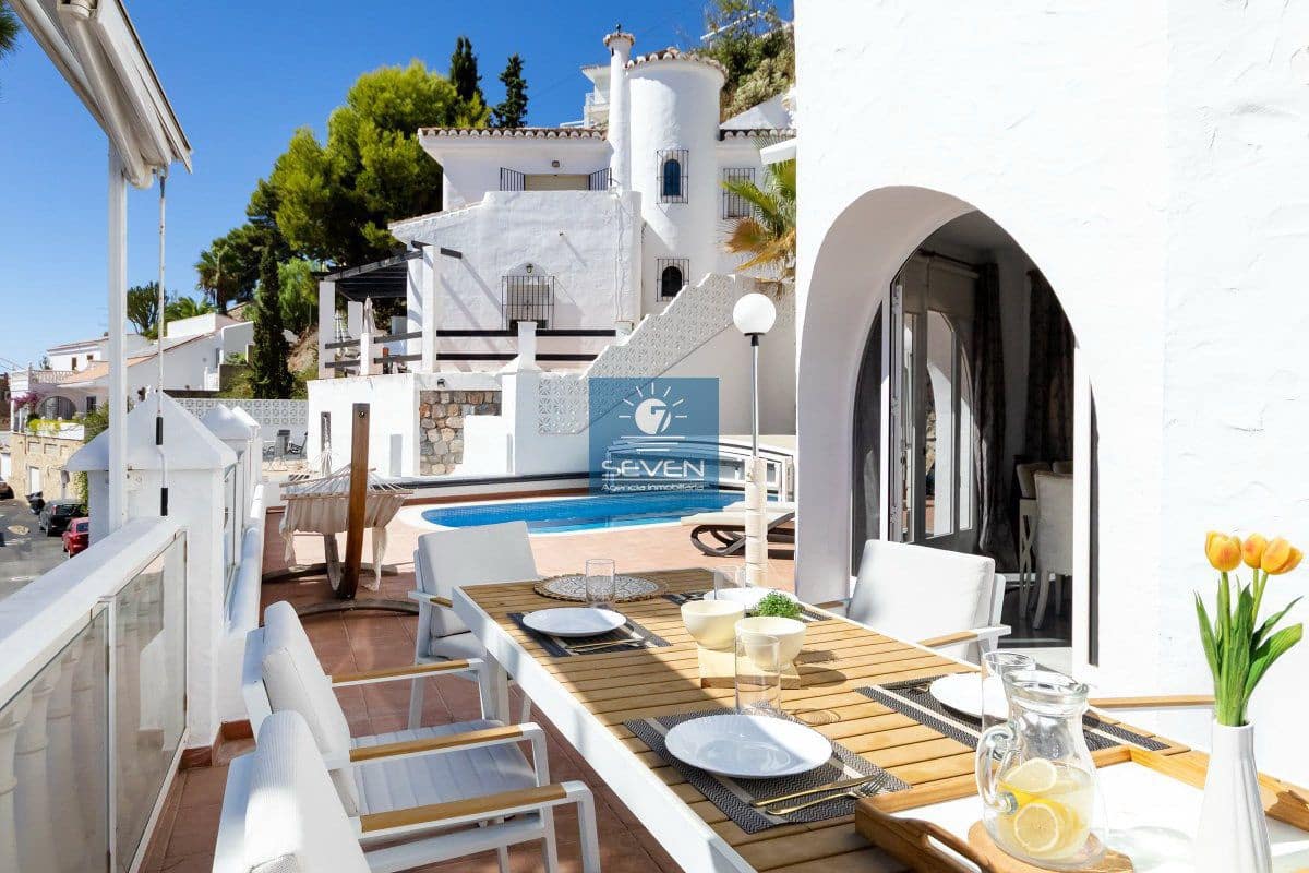 2 bedroom Villa for sale in Almunecar with pool garage - € 598,000 (Ref: 9850980)