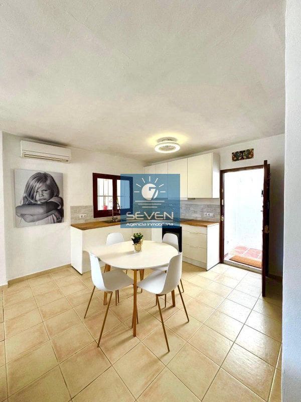 3 bedroom Villa for sale in La Herradura with garage - € 850,000 (Ref: 9861702)