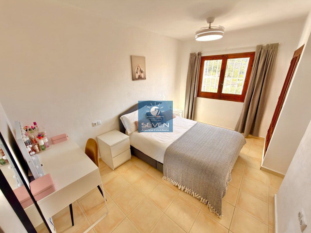 3 bedroom Villa for sale in La Herradura with garage - € 850,000 (Ref: 9861702)