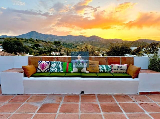 3 slaapkamer Villa te koop in La Herradura, Almuñécar met garage - € 850.000 (Ref: 9861702)