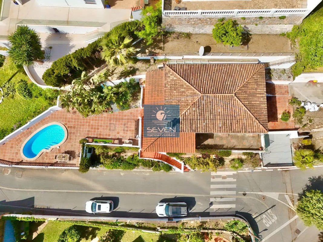 3 bedroom Villa for sale in La Herradura with garage - € 850,000 (Ref: 9861702)