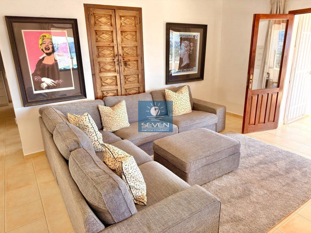 3 bedroom Villa for sale in La Herradura with garage - € 850,000 (Ref: 9861702)