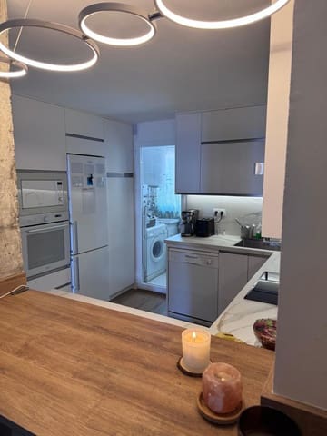 Appartement de 2 chambres à louer à Almuñécar avec piscine garage - 1 200 € (Ref: 9884326)