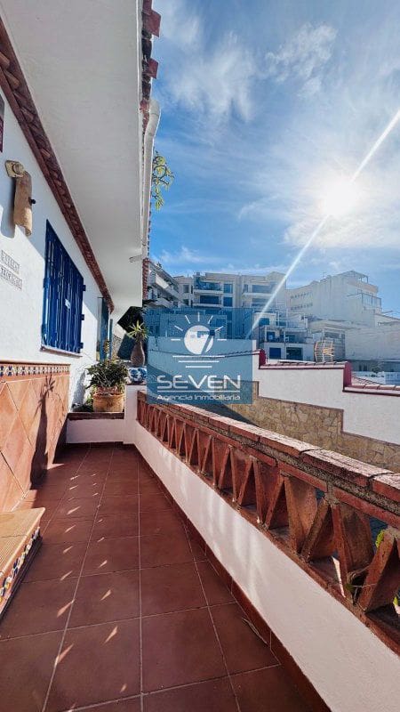 4 soveværelse Byhus til salg i La Herradura med garage - € 699.000 (Ref: 9889998)