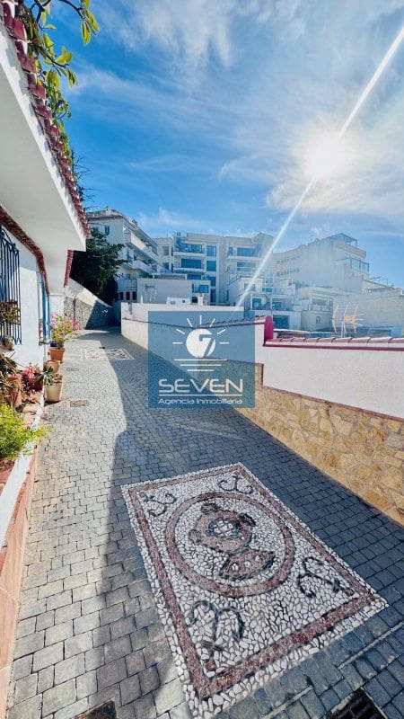 4 soveværelse Byhus til salg i La Herradura med garage - € 699.000 (Ref: 9889998)